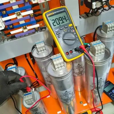 Correção de Fator de Potência Correção de Fator de Potência Elétrica