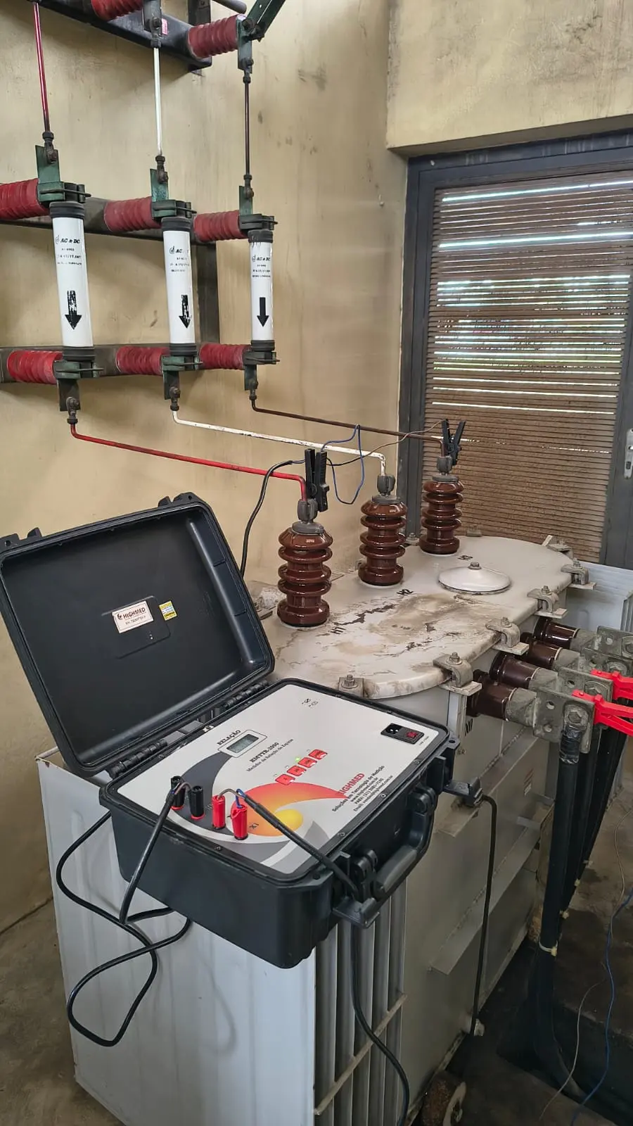 manutencao-em-cabine-primaria-comercial Equipamentos de medição elétrica em Cabine Primária